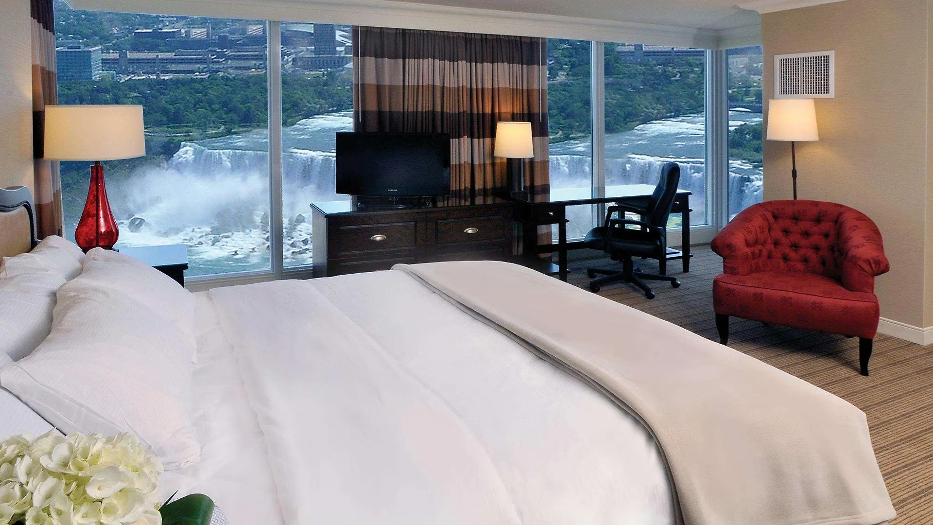 Hilton Niagara Falls/ Fallsview Hotel And Suites