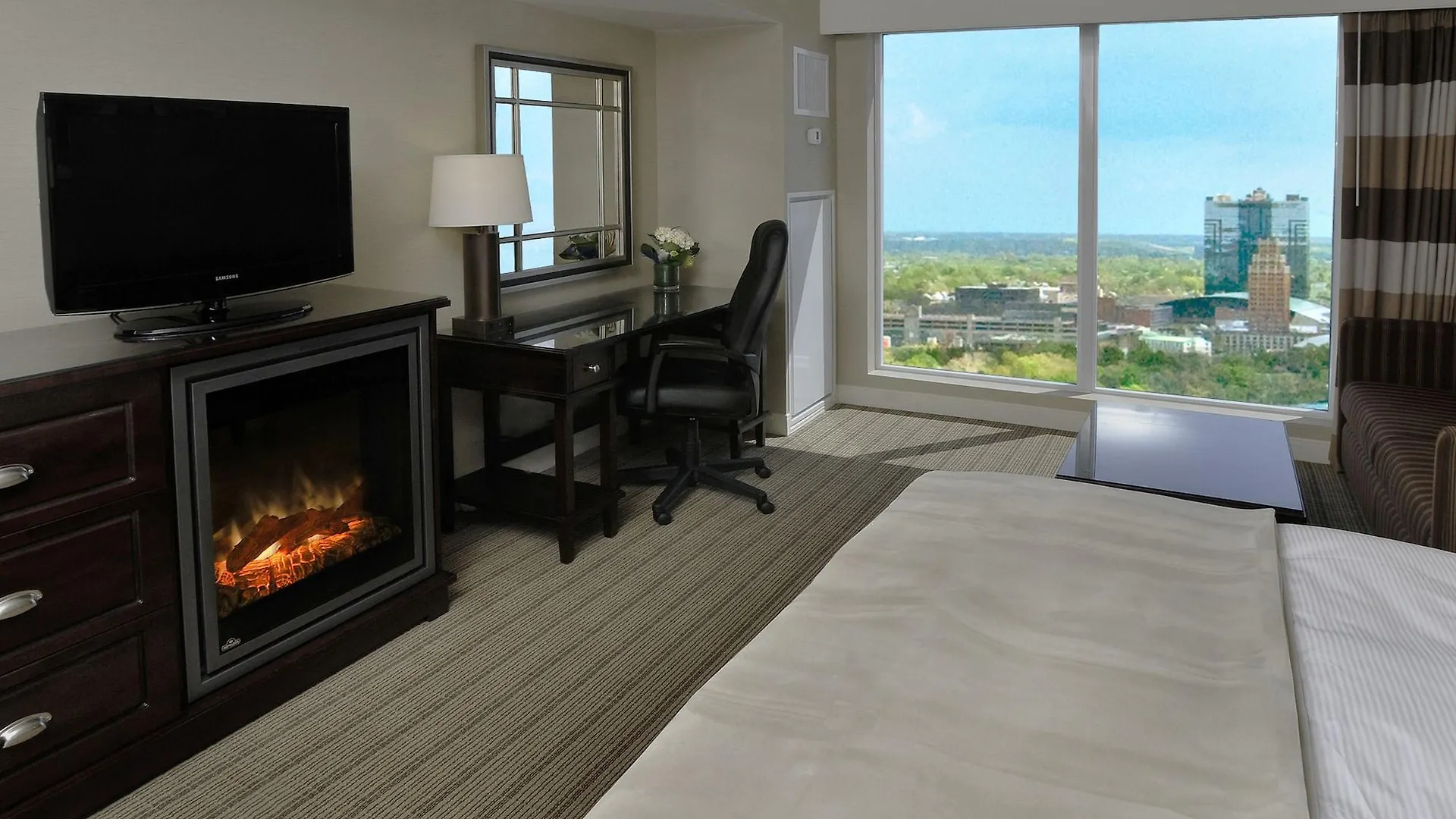 Hilton Niagara Falls/ Fallsview Hotel And Suites