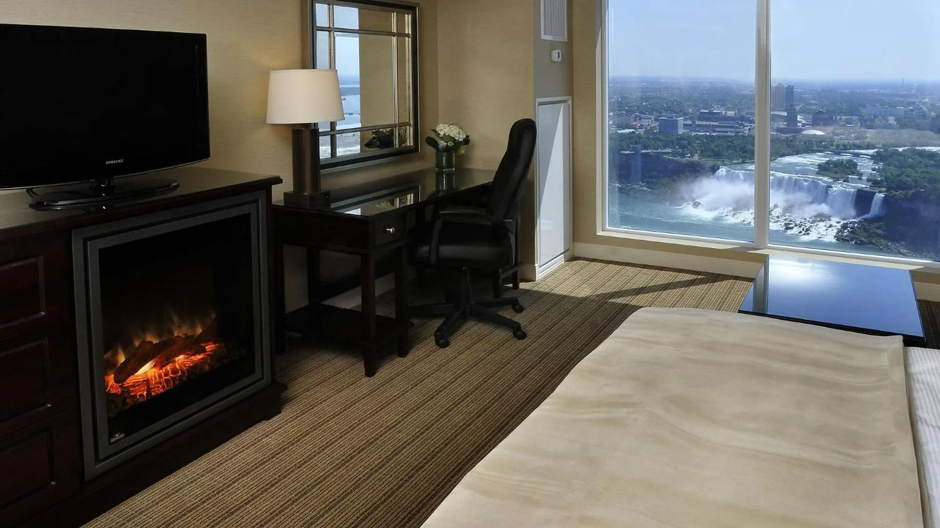 Hilton Niagara Falls/ Fallsview Hotel And Suites