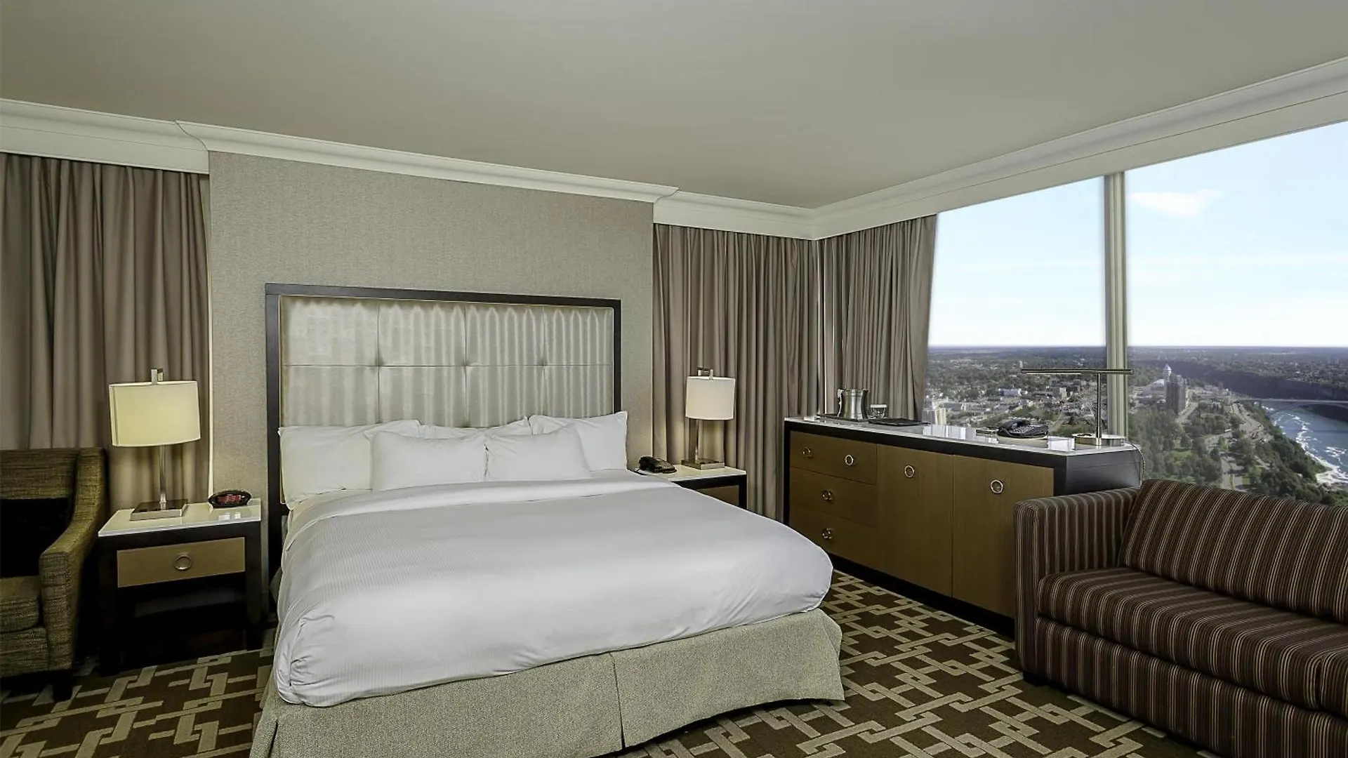 Hilton Niagara Falls/ Fallsview Hotel And Suites