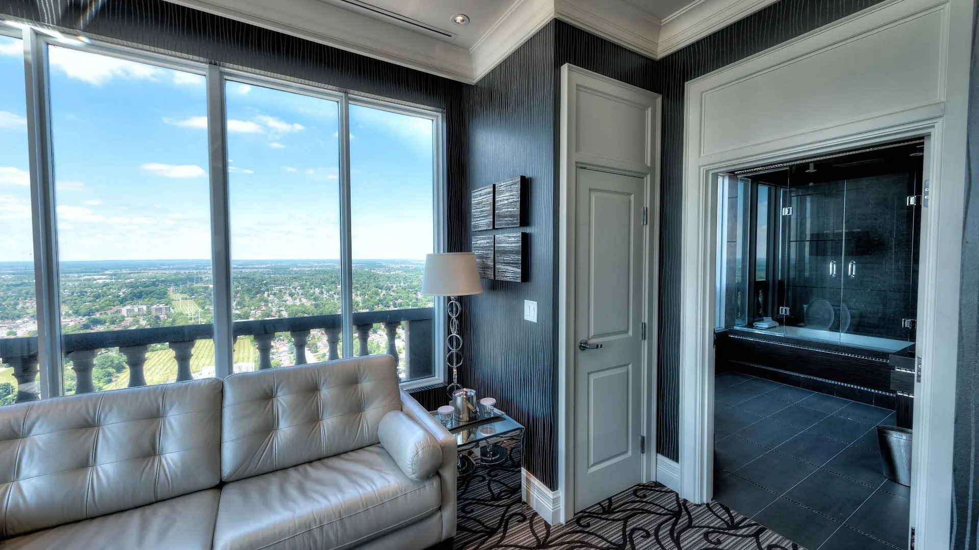 Hilton Niagara Falls/ Fallsview Hotel And Suites Canada