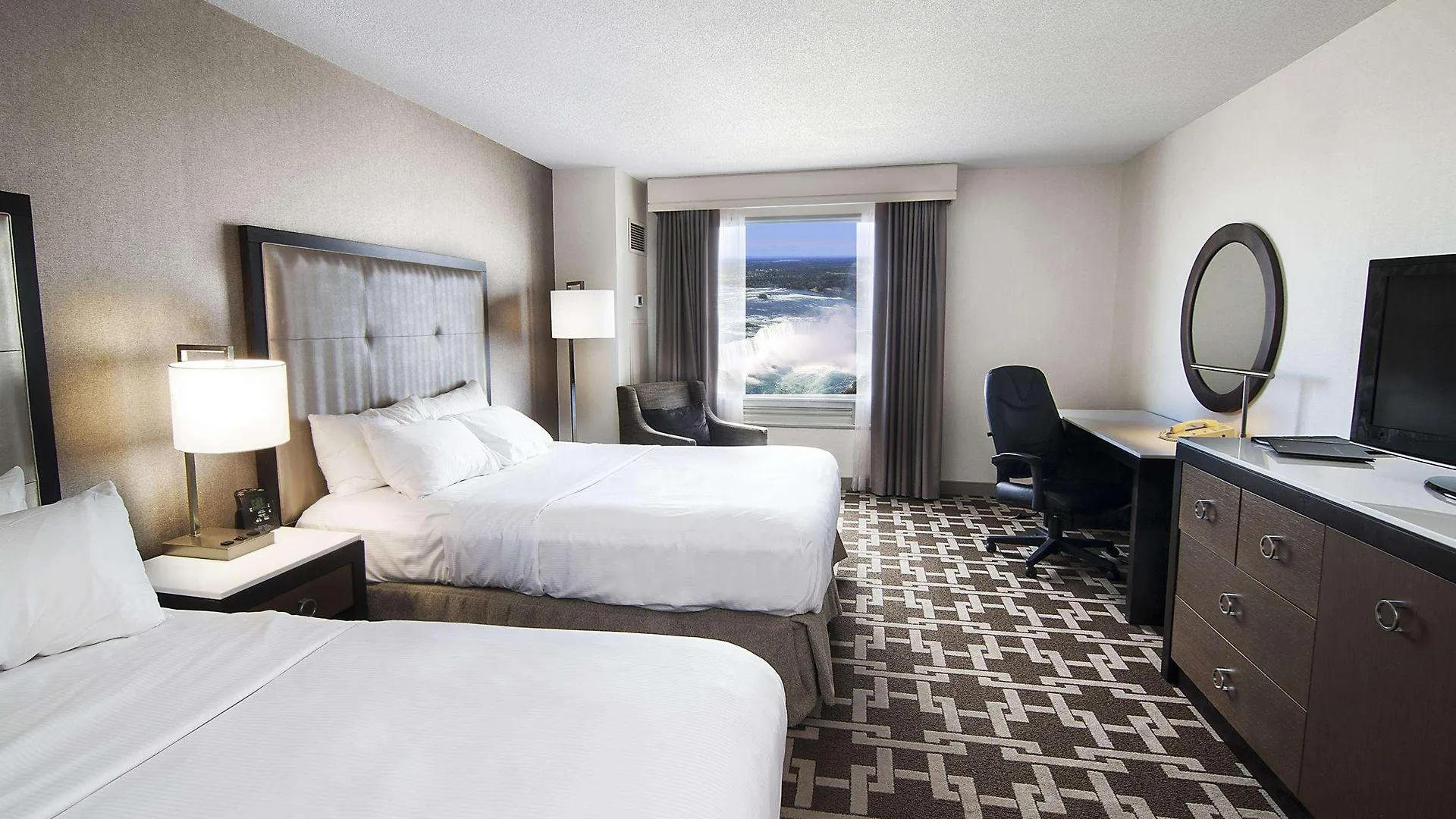 Hilton Niagara Falls/ Fallsview Hotel And Suites 4*,