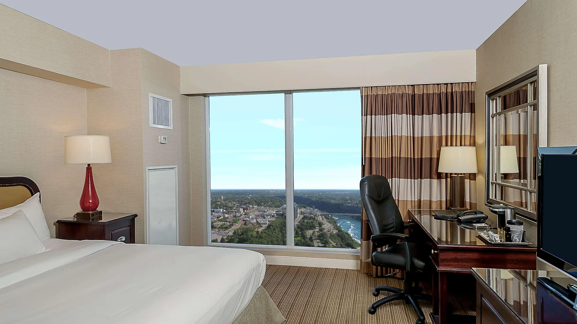 Hilton Niagara Falls/ Fallsview Hotel And Suites