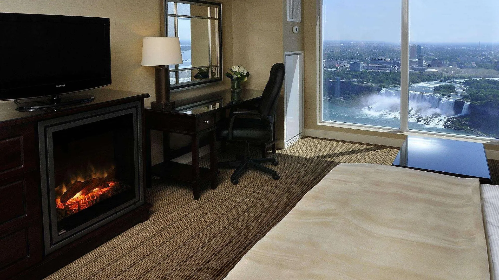 Hilton Niagara Falls/ Fallsview Hotel And Suites 4*,  Canada