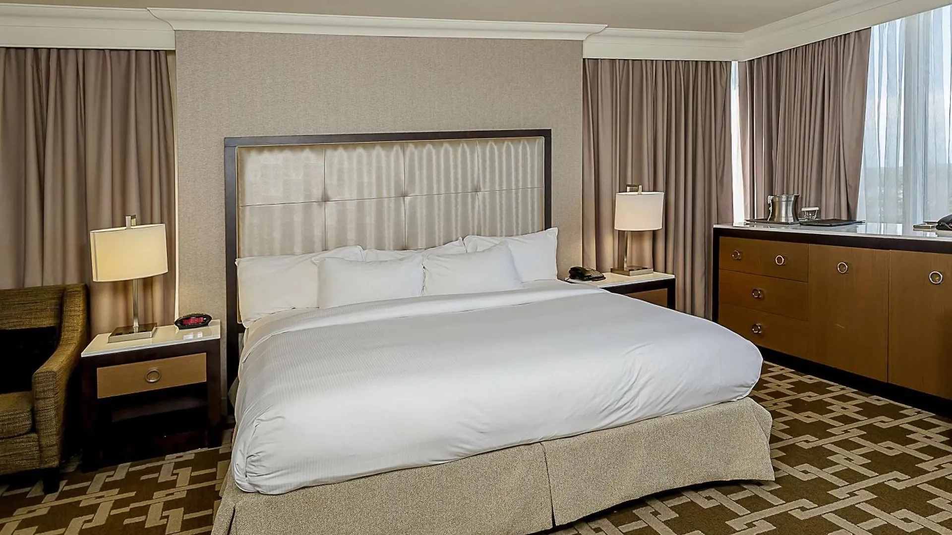 ****  Hilton Niagara Falls/ Fallsview Hotel And Suites Canada
