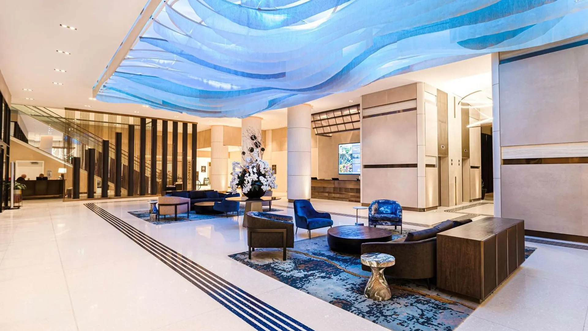 Hilton Niagara Falls/ Fallsview Hotel And Suites