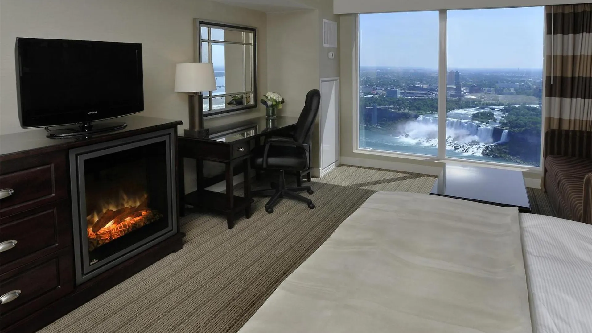 Hilton Niagara Falls/ Fallsview Hotel And Suites