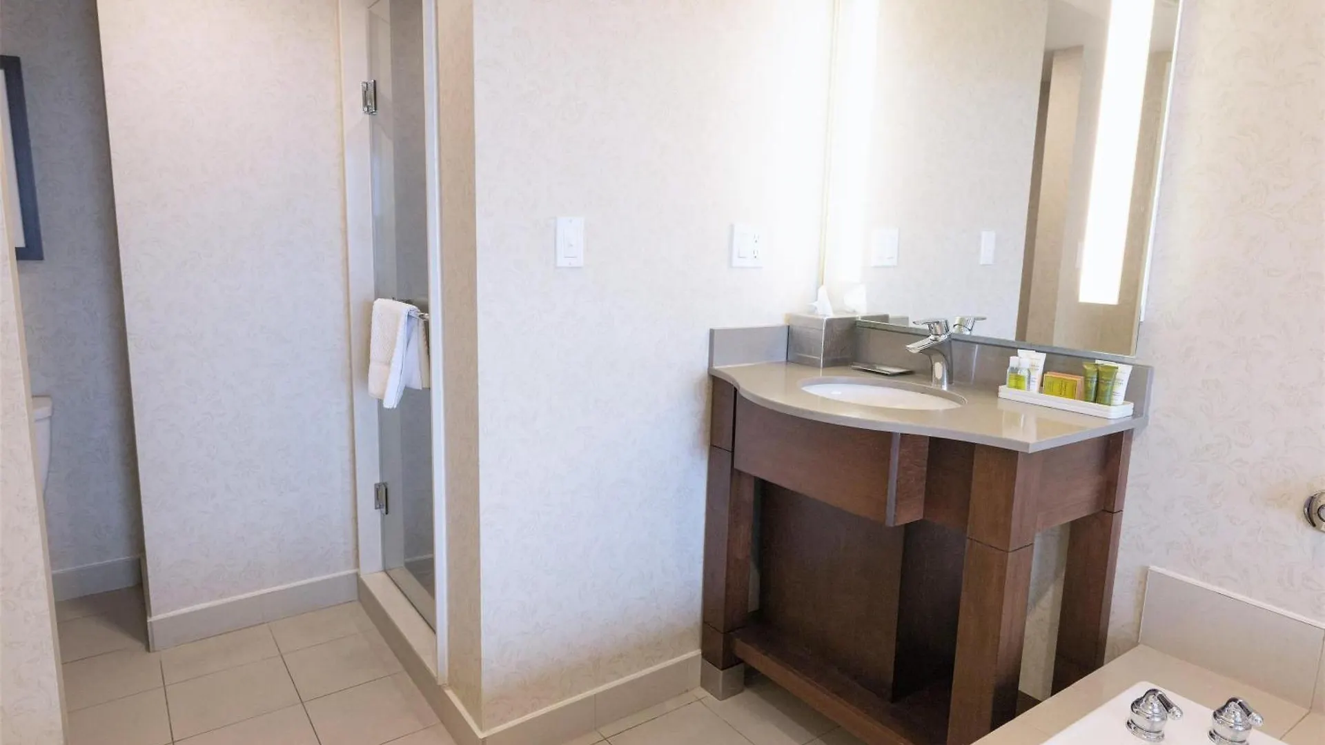 Hilton Niagara Falls/ Fallsview Hotel And Suites